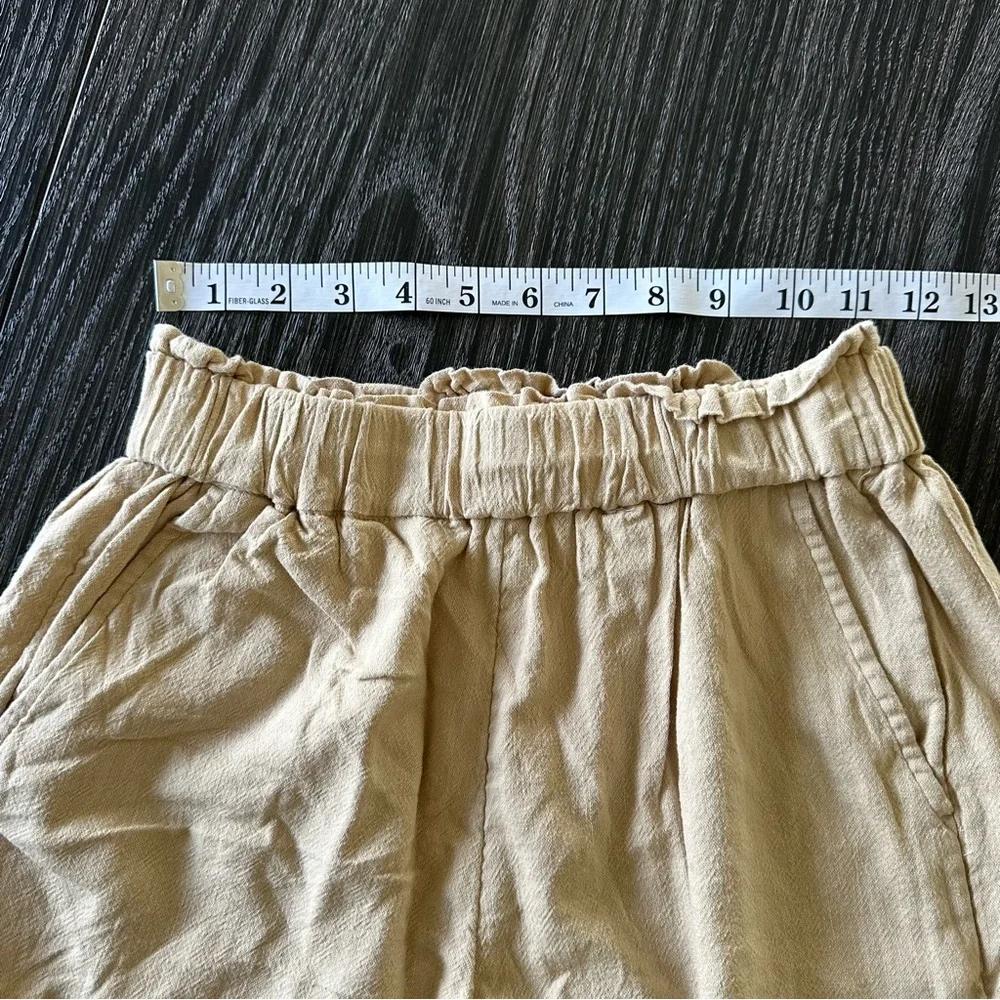 Hollister Linen Blend Paperbag High Rise Lined Shorts in Tan, Size XS - Picture 7 of 12
